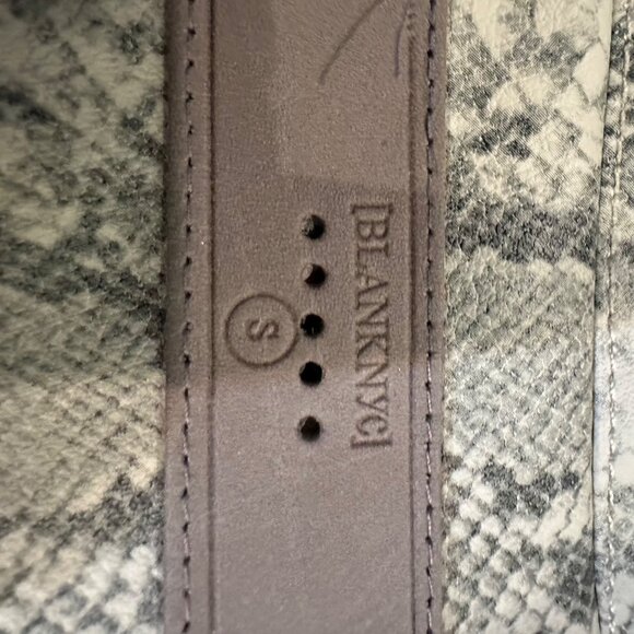 BLANK NYC WOMENS SMALL FAUX LEATHER SNAKE SKIN JACKET COAT - Picture 6 of 9